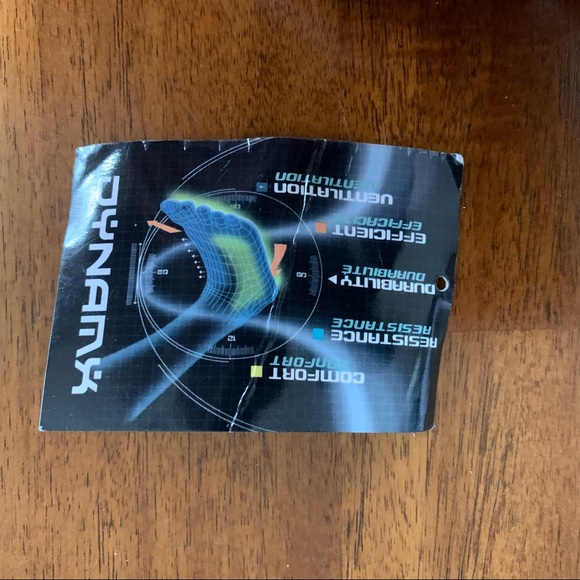 NWOT Dynamx Kids Sneakers - Picture 7 of 7